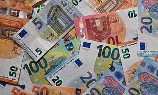 Symbolfoto: Studieren wird immer teurer. Die Studierendenvertreter mahnen das Land, bei den Zuschüssen für die Studierendenwerke nachzusteuern. - dpa Symbolfoto: Studieren wird immer teurer. Die Studierendenvertreter mahnen das Land, bei den Zuschüssen für die Studierendenwerke nachzusteuern. - dpa