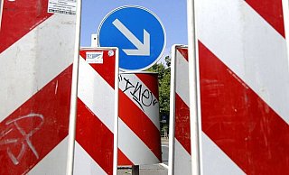 Auf der Neuhäuser Straße geht es bald wieder enger zu. - picture-alliance/ ZB Auf der Neuhäuser Straße geht es bald wieder enger zu. - picture-alliance/ ZB