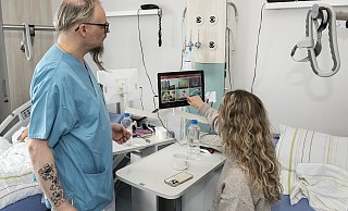 Auf der Innovationsstation im Klinikum Bielefeld haben Tablets und speziell darauf abgestimmte Apps längst Einzug gehalten. - © Jörg Dieckmann - www.dieckmann-fotodesign.de Auf der Innovationsstation im Klinikum Bielefeld haben Tablets und speziell darauf abgestimmte Apps längst Einzug gehalten. - © Jörg Dieckmann - www.dieckmann-fotodesign.de