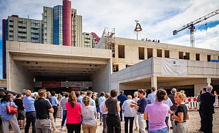 Das Klinikum Bielefeld - hier beim Richtfest der Notaufnahme - ist mit den Entscheidungen des Gesundheitsministeriums grundsätzlich zufrieden. - Mike-Dennis Müller Das Klinikum Bielefeld - hier beim Richtfest der Notaufnahme - ist mit den Entscheidungen des Gesundheitsministeriums grundsätzlich zufrieden. - Mike-Dennis Müller
