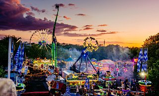 Paderborn startet traditionell mit dem Lunapark und dem Lunamarkt in die diesjährige Kirmes- und Jahrmarktsaison. - BESIM MAZHIQI Paderborn startet traditionell mit dem Lunapark und dem Lunamarkt in die diesjährige Kirmes- und Jahrmarktsaison. - BESIM MAZHIQI
