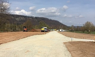 Der Camping-Bereich auf dem Freizeitgelände Ahlemeyer wird erweitert. Schon zum Start der Sommerferien sollen hier Grünflächen und ein Sanitärhaus zur Verfügung stehen. - Ahlemeyer Der Camping-Bereich auf dem Freizeitgelände Ahlemeyer wird erweitert. Schon zum Start der Sommerferien sollen hier Grünflächen und ein Sanitärhaus zur Verfügung stehen. - Ahlemeyer