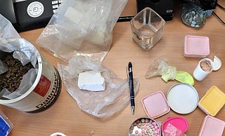 Der Prozess gegen den angeklagten Lübbecker wegen Drogenbesitzes vor dem Landgericht Bielefeld. - Polizei Der Prozess gegen den angeklagten Lübbecker wegen Drogenbesitzes vor dem Landgericht Bielefeld. - Polizei