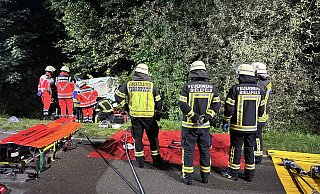 Rettungskräfte im Einsatz an der Krackser Straße in Bielefeld. - Barbara Franke Rettungskräfte im Einsatz an der Krackser Straße in Bielefeld. - Barbara Franke