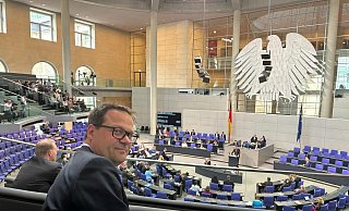 Bad Oeynhausens Bürgermeister Lars Bökenkröger war zur Aktuellen Stunde in den Bundestag geladen und verfolgte von der Tribüne aus die Debatte der Parlamentarier. - Privat Bad Oeynhausens Bürgermeister Lars Bökenkröger war zur Aktuellen Stunde in den Bundestag geladen und verfolgte von der Tribüne aus die Debatte der Parlamentarier. - Privat