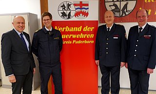 Landrat Christoph Rüther (v. l.), Benedikt Schwanitz, Andreas Müller und Hubert Halsband beim Neujahrsempfang des Verbandes der Feuerwehren (VdF) in der Kreisfeuerwehrzentrale. - Ralph Meyer Landrat Christoph Rüther (v. l.), Benedikt Schwanitz, Andreas Müller und Hubert Halsband beim Neujahrsempfang des Verbandes der Feuerwehren (VdF) in der Kreisfeuerwehrzentrale. - Ralph Meyer