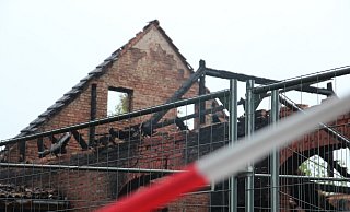 Das alte Bauernhaus ist komplett zerstört. - Simon Schulz Das alte Bauernhaus ist komplett zerstört. - Simon Schulz