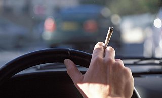Da hat der Autofahrer sich offenbar ein wenig überschätzt. Jetzt wird es ernst für ihn. - Symbolfoto/picture alliance Da hat der Autofahrer sich offenbar ein wenig überschätzt. Jetzt wird es ernst für ihn. - Symbolfoto/picture alliance