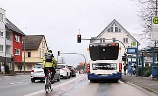 Wer zwischen dem 5. Kanton und dem Ortskern in Heepen wohnt, muss seit Januar lange Wege in Kauf nehmen, um einen Bus zu erreichen. - Björn Kenter Wer zwischen dem 5. Kanton und dem Ortskern in Heepen wohnt, muss seit Januar lange Wege in Kauf nehmen, um einen Bus zu erreichen. - Björn Kenter