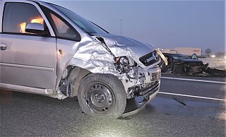 An dem Opel ist Totalschaden entstanden. - Polizei Höxter An dem Opel ist Totalschaden entstanden. - Polizei Höxter