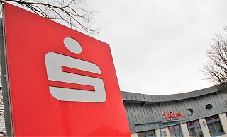 Rund um die Sparkasse in Borchen sei inzwischen ein Stück Normalität zurückgekehrt, teilt das Unternehmen mit. - David Schellenberg Rund um die Sparkasse in Borchen sei inzwischen ein Stück Normalität zurückgekehrt, teilt das Unternehmen mit. - David Schellenberg