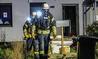 An der Talbrückenstraße wird ein junges Paar beim Umzug von Flammen überrascht. - Paul Brinkmann An der Talbrückenstraße wird ein junges Paar beim Umzug von Flammen überrascht. - Paul Brinkmann