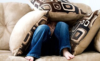 Kinder leiden unter schwierigen Familienverhältnissen. Das Jugendamt kann Möglichkeiten anbieten, um die häusliche Situation zu verbessern. - Pixabay/ambermb Kinder leiden unter schwierigen Familienverhältnissen. Das Jugendamt kann Möglichkeiten anbieten, um die häusliche Situation zu verbessern. - Pixabay/ambermb