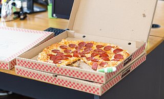 Ein Pizzataxi-Fahrer ist im vergangenen September an einen offenbar fremdenfeindlichen Rentner aus Bad Oeynhausen geraten. - Symbolbild: Pixabay Ein Pizzataxi-Fahrer ist im vergangenen September an einen offenbar fremdenfeindlichen Rentner aus Bad Oeynhausen geraten. - Symbolbild: Pixabay