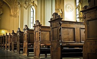 Immer mehr Menschen kehren der Kirche den Rücken. Doch von heute auf morgen geht das nicht. - Pixabay Immer mehr Menschen kehren der Kirche den Rücken. Doch von heute auf morgen geht das nicht. - Pixabay
