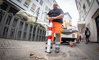 Symbol des Altstadt-Tests: Die herausnehmbaren Poller auf Ritterstraße und Waldhof müssen täglich eingesetzt und herausgenommen werden. - Mike-Dennis Müller Symbol des Altstadt-Tests: Die herausnehmbaren Poller auf Ritterstraße und Waldhof müssen täglich eingesetzt und herausgenommen werden. - Mike-Dennis Müller