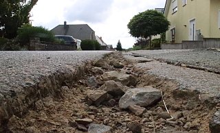 So wie auf der Haberkoststraße sieht es derzeit auf vielen Straßen in Kirchlengern aus. - Verena Freiberg So wie auf der Haberkoststraße sieht es derzeit auf vielen Straßen in Kirchlengern aus. - Verena Freiberg