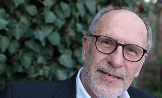Der in Bielefeld aufgewachsene Jörg Trauboth war Bundeswehr-Pilot, NATO-Oberst und später Krisenmanager bei internationalen Entführungen. Diese Erfahrungen fließen in seine Romane. - Frank Kremer Der in Bielefeld aufgewachsene Jörg Trauboth war Bundeswehr-Pilot, NATO-Oberst und später Krisenmanager bei internationalen Entführungen. Diese Erfahrungen fließen in seine Romane. - Frank Kremer