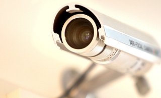 Wenn es um Sicherheit geht werden auch Videoüberwachungen immer wieder in die politische Diskussion gebracht. Ohne weiteres aber dürfen sie nicht angewandt werden. - Frank-Michael Kiel-Steinkamp Wenn es um Sicherheit geht werden auch Videoüberwachungen immer wieder in die politische Diskussion gebracht. Ohne weiteres aber dürfen sie nicht angewandt werden. - Frank-Michael Kiel-Steinkamp