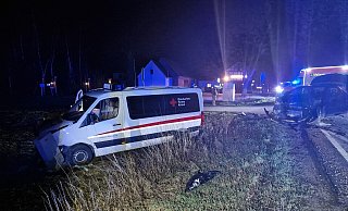 Beide Fahrzeuge waren nach der Kollision nicht mehr fahrbereit und mussten abgeschleppt werden. - Thorsten Heß Beide Fahrzeuge waren nach der Kollision nicht mehr fahrbereit und mussten abgeschleppt werden. - Thorsten Heß