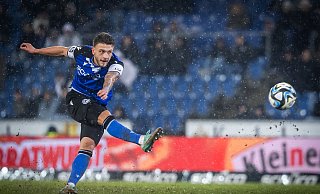 Arminias Defensivspieler Can Özkan wechselt nach nur einer Saison zum Ligakonkurrenten Erzgebirge Aue. - Sarah Jonek Fotografie Arminias Defensivspieler Can Özkan wechselt nach nur einer Saison zum Ligakonkurrenten Erzgebirge Aue. - Sarah Jonek Fotografie