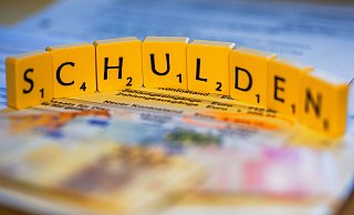 Der Stadt droht die Überschuldung. Jetzt soll gegengesteuert werden. - Jens Büttner Der Stadt droht die Überschuldung. Jetzt soll gegengesteuert werden. - Jens Büttner