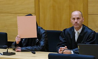 Strafverteidiger Peter Rostek vertritt den angeklagten Bielefelder vor Gericht. - Andreas Zobe Strafverteidiger Peter Rostek vertritt den angeklagten Bielefelder vor Gericht. - Andreas Zobe