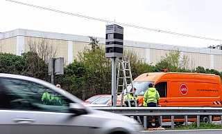 So sieht der neue Blitzer am Ostwestfalendamm aus, der seit Mittwoch das Tempo der Fahrzeuge kontrolliert. - Jens Reichenbach So sieht der neue Blitzer am Ostwestfalendamm aus, der seit Mittwoch das Tempo der Fahrzeuge kontrolliert. - Jens Reichenbach