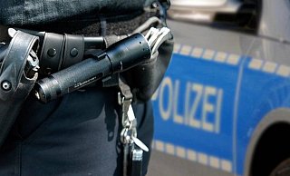 In einer ruhigen Wohnsiedlung in Enger haben sich dramatische Szenen abgespielt. - Symbolfoto: DPA In einer ruhigen Wohnsiedlung in Enger haben sich dramatische Szenen abgespielt. - Symbolfoto: DPA