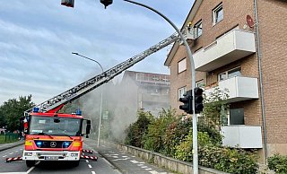 Aufgrund des Brandes an der Wewerstraße in Elsen mussten 20 Personen ihre Wohnungen verlassen. - Ralph Meyer Aufgrund des Brandes an der Wewerstraße in Elsen mussten 20 Personen ihre Wohnungen verlassen. - Ralph Meyer
