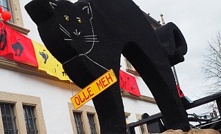 OIle meh: „Am Rosenmontag ziehn wir wieder mit der Katze durch die Stadt.“ - Josef Köhne OIle meh: „Am Rosenmontag ziehn wir wieder mit der Katze durch die Stadt.“ - Josef Köhne