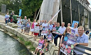 Vereine, Gruppen und Institutionen tragen das Hederauenfest, organisiert wird es von Salzkotten Marketing. Entlang der Heder spielen sich die meisten Programmpunkte ab. - Jens Reddeker Vereine, Gruppen und Institutionen tragen das Hederauenfest, organisiert wird es von Salzkotten Marketing. Entlang der Heder spielen sich die meisten Programmpunkte ab. - Jens Reddeker
