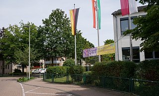 Zu Beginn des Schuljahres werden die Zufahrten zur Concordia-Grundschule für Elterntaxis gesperrt. - Klaus Karenfeld Zu Beginn des Schuljahres werden die Zufahrten zur Concordia-Grundschule für Elterntaxis gesperrt. - Klaus Karenfeld