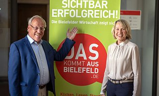 OB Pit Clausen und Wege-Prokuristin Brigitte Meier haben den Wirtschaftsbericht 2022 vorgestellt. - Oliver Krato OB Pit Clausen und Wege-Prokuristin Brigitte Meier haben den Wirtschaftsbericht 2022 vorgestellt. - Oliver Krato