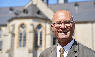 Ingo Stuckes bewarb sich in NRW bei der Europawahl. Jetzt wird er Bielefelds Sozialpfarrer und will sich um Obdachlose und Arme kümmern. - Peter Unger Ingo Stuckes bewarb sich in NRW bei der Europawahl. Jetzt wird er Bielefelds Sozialpfarrer und will sich um Obdachlose und Arme kümmern. - Peter Unger