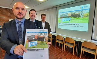 Peter Hentschel, Leiter der Abteilung Kriminalität bei der Polizei in Höxter (v. l.), Polizeidirektor Christian Brenski und Landrat Michael Stickeln. - David Schellenberg Peter Hentschel, Leiter der Abteilung Kriminalität bei der Polizei in Höxter (v. l.), Polizeidirektor Christian Brenski und Landrat Michael Stickeln. - David Schellenberg