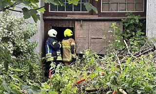 Die Polizei sucht zwei Jugendliche nach einem Großbrand in Bünde. - Katharina Eisele Die Polizei sucht zwei Jugendliche nach einem Großbrand in Bünde. - Katharina Eisele