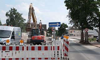Die Baustelle auf der Flutmuldenbrücke ist kurz vorm Schlussspurt, dauert aber - anders als zunächst verkündet - doch noch länger. - Ulf Hanke Die Baustelle auf der Flutmuldenbrücke ist kurz vorm Schlussspurt, dauert aber - anders als zunächst verkündet - doch noch länger. - Ulf Hanke