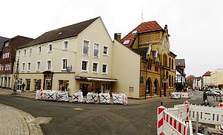 Der Bereich Corbiestraße/Nicolaistraße in Höxter ist eine Unfallhäufungsstelle. Von 2019 bis 2021 gab es dort fünf Unfälle mit Verletzten. Dreimal waren Fußgänger beteiligt, die die Straße überqueren wollten. - Moritz Räker Der Bereich Corbiestraße/Nicolaistraße in Höxter ist eine Unfallhäufungsstelle. Von 2019 bis 2021 gab es dort fünf Unfälle mit Verletzten. Dreimal waren Fußgänger beteiligt, die die Straße überqueren wollten. - Moritz Räker