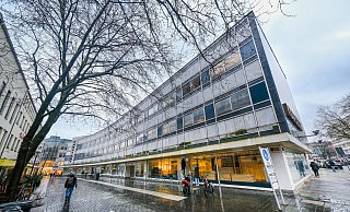 Die Front des bisherigen Karstadt-Warenhauses an der Arndstraße wird neu gestaltet. - Andreas Zobe Die Front des bisherigen Karstadt-Warenhauses an der Arndstraße wird neu gestaltet. - Andreas Zobe