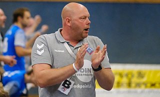 Bereit für das OWL-Derby: TuS-97-Trainer Pierre Limberg hat seine Mannschaft auf den TV Isselhorst vorbereitet. Foto: Zobe - Foto: Andreas Zobe/NW Bereit für das OWL-Derby: TuS-97-Trainer Pierre Limberg hat seine Mannschaft auf den TV Isselhorst vorbereitet. Foto: Zobe - Foto: Andreas Zobe/NW
