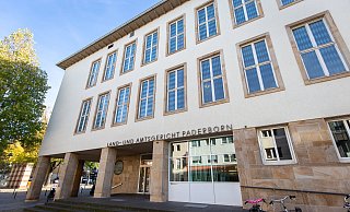 "Das ist eine Bewährung auf der letzten Rille", mahnt die Paderborner Richterin beim Urteilsspruch vor dem Landgericht. - Niklas Tüns "Das ist eine Bewährung auf der letzten Rille", mahnt die Paderborner Richterin beim Urteilsspruch vor dem Landgericht. - Niklas Tüns