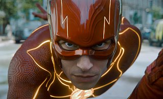 Der Film "The Flash" quillt nahezu über an Anspielungen für Superhelden-Fans - zulasten der Story. - picture alliance / ASSOCIATED PRESS Der Film "The Flash" quillt nahezu über an Anspielungen für Superhelden-Fans - zulasten der Story. - picture alliance / ASSOCIATED PRESS
