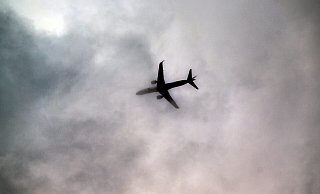 In Nordrhein-Westfalen wird in den kommenden Tagen mildes und wechselhaftes Wetter erwartet. Der Deutsche Wetterdienst (DWD) rechnet zunächst mit einem Mix aus Schauer, Wolken und Gewitter. - Federico Gambarini/dpa In Nordrhein-Westfalen wird in den kommenden Tagen mildes und wechselhaftes Wetter erwartet. Der Deutsche Wetterdienst (DWD) rechnet zunächst mit einem Mix aus Schauer, Wolken und Gewitter. - Federico Gambarini/dpa