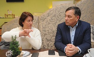 Rahden brauche eine lebendige Innenstadt, aber auch lebendige Ortschaften, sagen Bianca Winkelmann und Guido Peitsmeier von der CDU Rahden. Beides gehöre zusammen. - Joern Spreen-Ledebur Rahden brauche eine lebendige Innenstadt, aber auch lebendige Ortschaften, sagen Bianca Winkelmann und Guido Peitsmeier von der CDU Rahden. Beides gehöre zusammen. - Joern Spreen-Ledebur