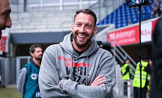 Mitch Kniat wird neuer Trainer bei Arminia Bielefeld. Und er soll nicht alleine kommen. - IMAGO/Nordphoto Mitch Kniat wird neuer Trainer bei Arminia Bielefeld. Und er soll nicht alleine kommen. - IMAGO/Nordphoto