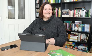 Christiane Frevert hat die Kreis-Geschäftsführung der Grünen in Lippe übernommen. Derzeit arbeitet sie coronabedingt vielfach im Homeoffice, die Geschäftsstelle hat ihren Sitz in Detmold. - Birgit Guhlke Christiane Frevert hat die Kreis-Geschäftsführung der Grünen in Lippe übernommen. Derzeit arbeitet sie coronabedingt vielfach im Homeoffice, die Geschäftsstelle hat ihren Sitz in Detmold. - Birgit Guhlke