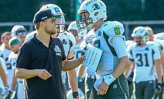 Headcoach Felix Gorny gibt Anweisungen, die in Rostock allerdings nicht zu einem Auswärtscoup führten. - Andreas Zobe Headcoach Felix Gorny gibt Anweisungen, die in Rostock allerdings nicht zu einem Auswärtscoup führten. - Andreas Zobe