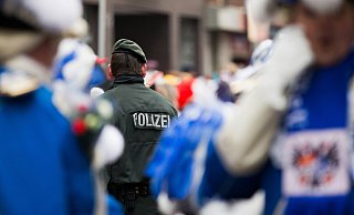 Die Polizei im Kreis Höxter kündigt Sondereinsätze zu den tollen Tagen an. - dpa Die Polizei im Kreis Höxter kündigt Sondereinsätze zu den tollen Tagen an. - dpa