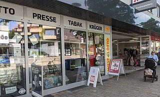 Unbekannte brachen am frühen Sonntagmorgen in ein Tabakgeschäft in der City-Passage in Bad Driburg ein. - Burkhard Battran Unbekannte brachen am frühen Sonntagmorgen in ein Tabakgeschäft in der City-Passage in Bad Driburg ein. - Burkhard Battran